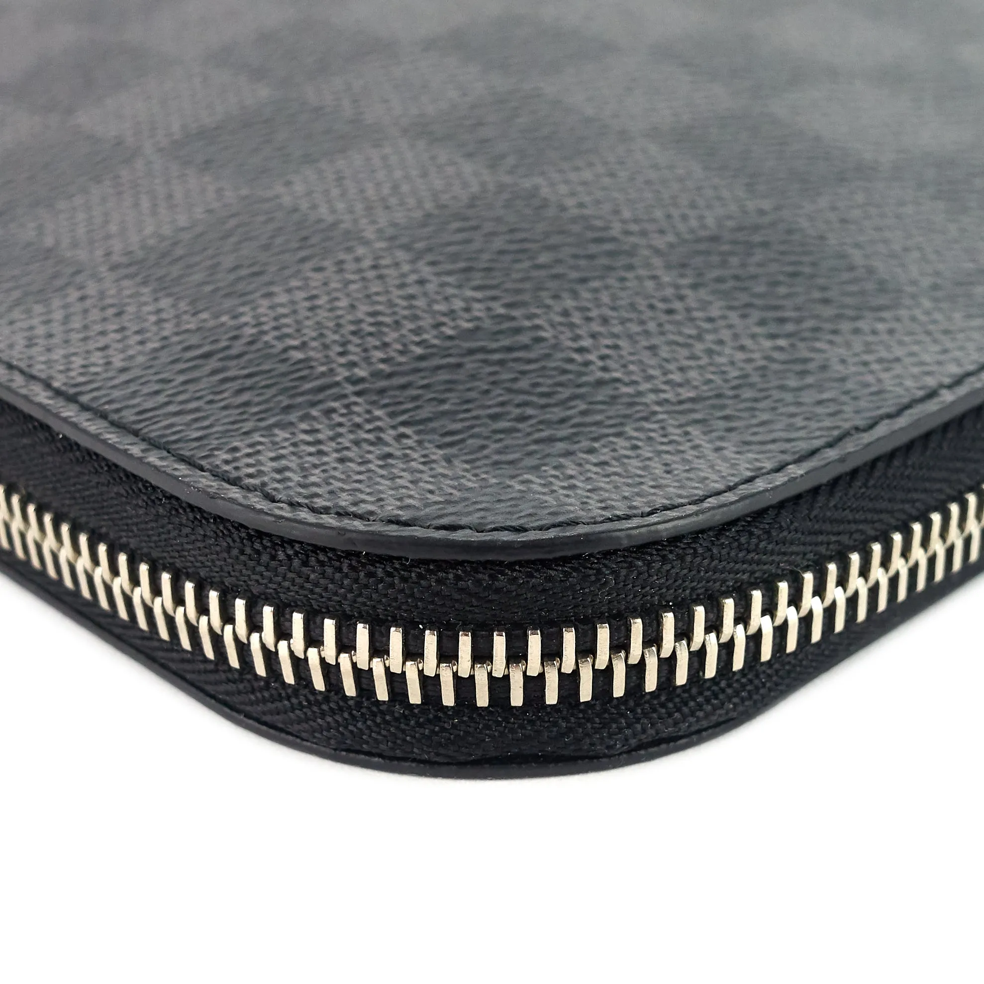 Pochette Jour GM Zip Around Damier Graphite Canvas Bag