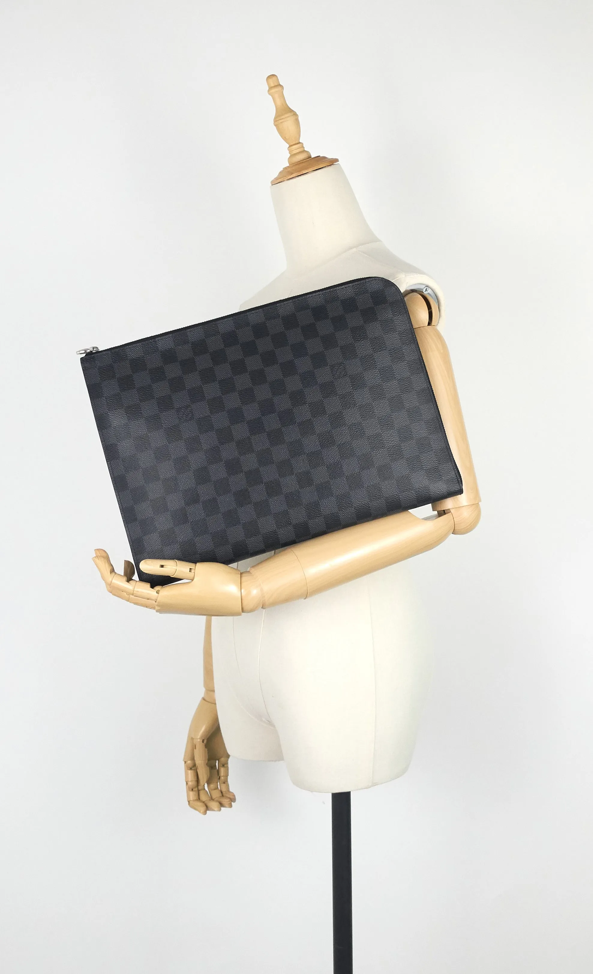 Pochette Jour GM Zip Around Damier Graphite Canvas Bag