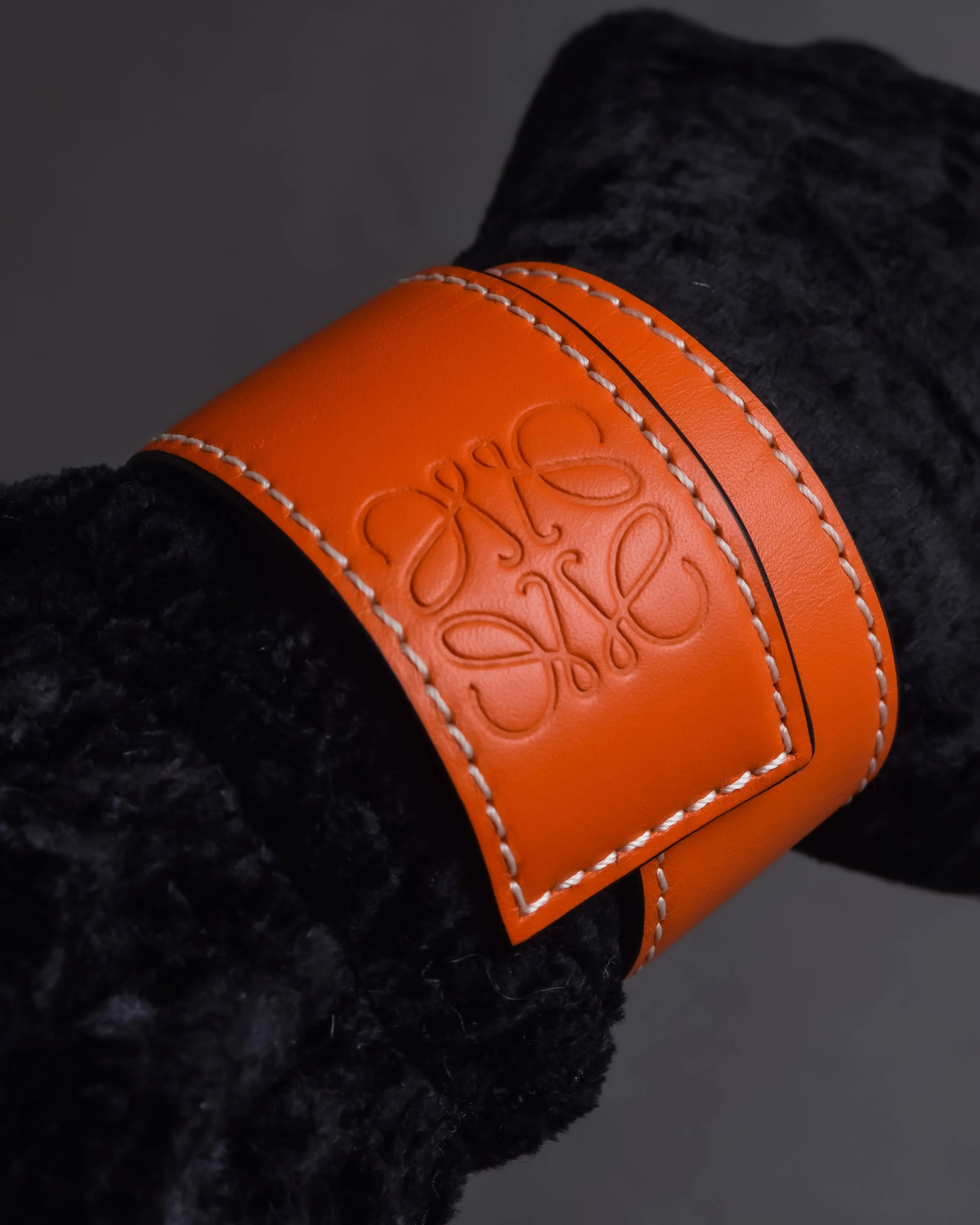 "LOEWE" Anagram logo engraved leather bracelet